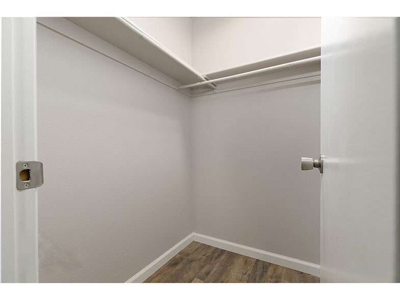 Building Photo - 100 Pulsipher Ln