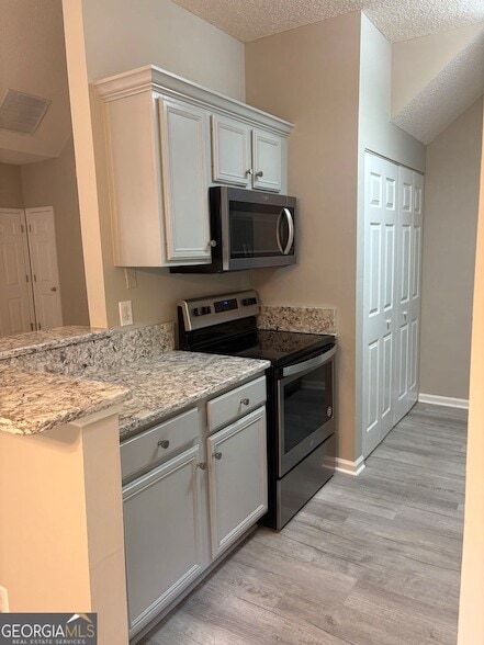 Building Photo - 565 N Fairfield Dr