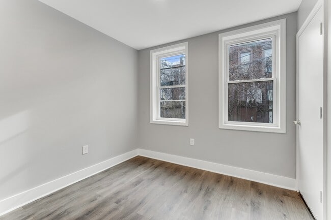Building Photo - 304 E Ontario-