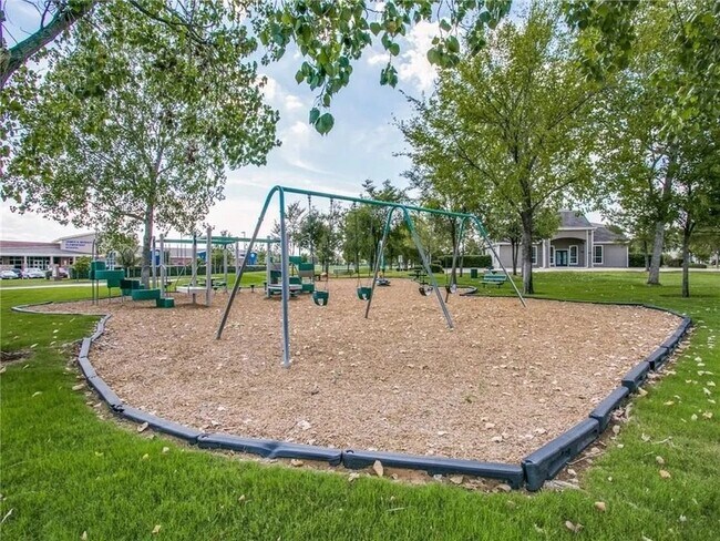 Building Photo - 8912 Cranston Ct
