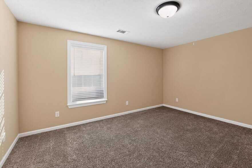 Building Photo - 2226 Kendall Park Dr