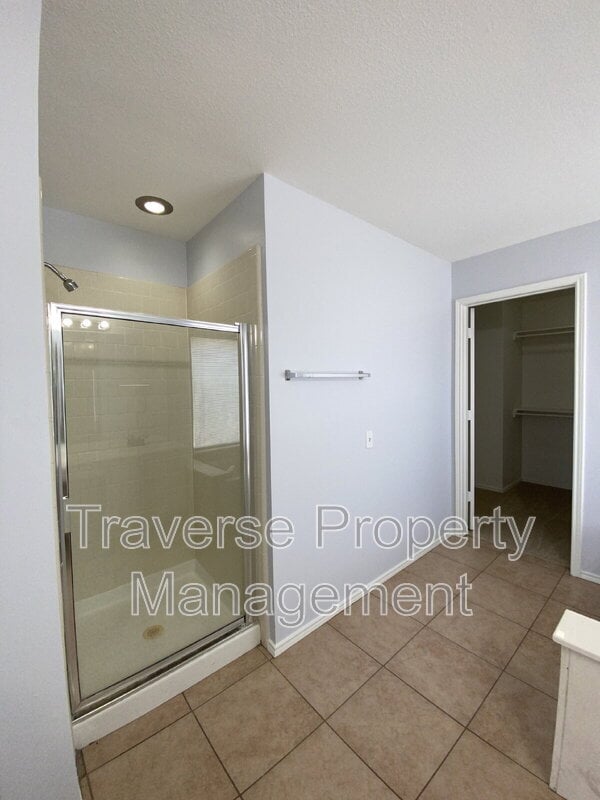 Building Photo - 5204 Vista Verde Dr