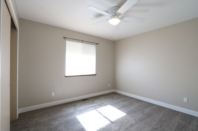 Building Photo - 9663 N Ptarmigan Dr
