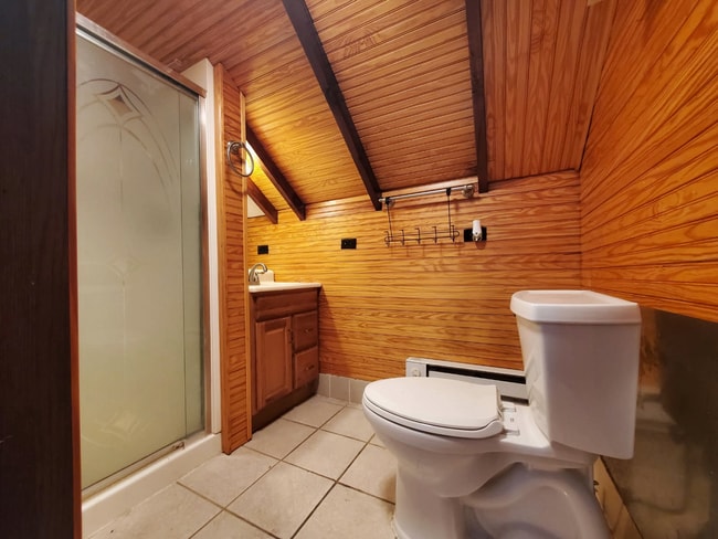 Building Photo - Spacious home on Colegate Drive