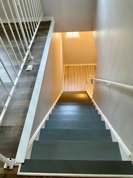 Building Photo - 1700 Choate Pl