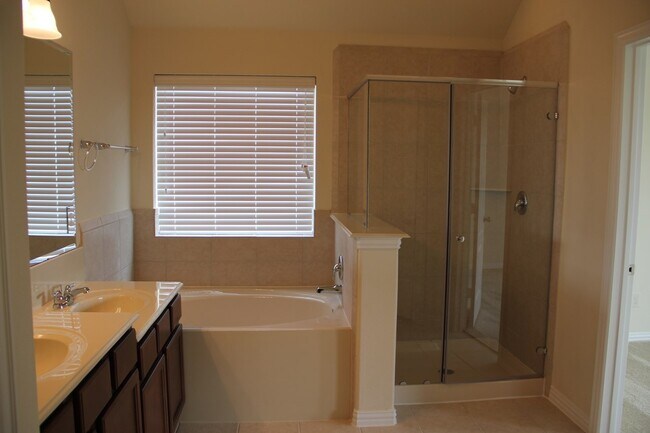 Building Photo - 2306 Snowy Egret Drive