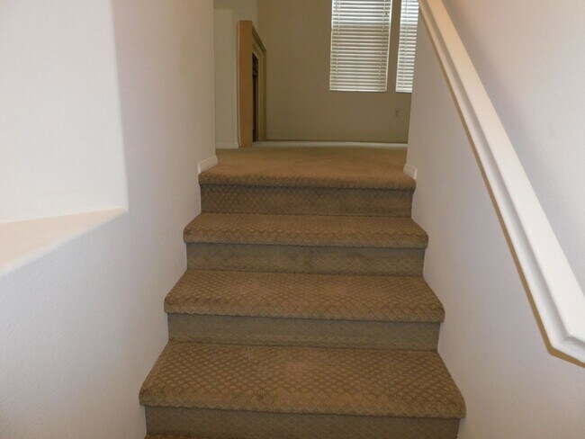 Building Photo - Exceptional 3 bed, 3.5 bath home in Irvine.