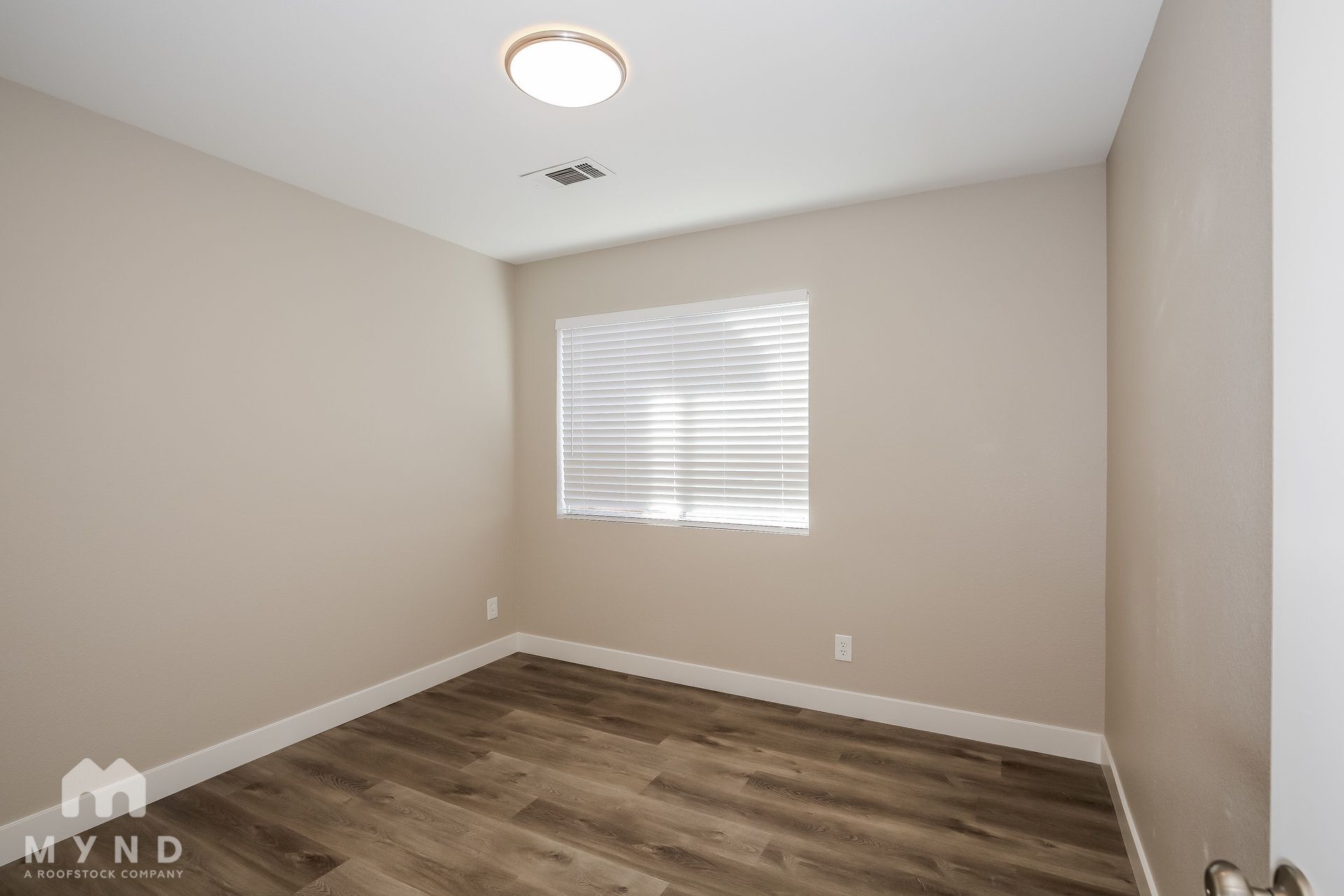 Building Photo - 2704 Exulted Valley Ave