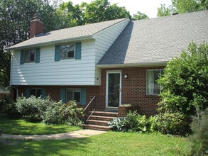 Building Photo - West End Regency Area
