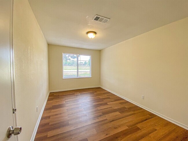 Building Photo - 3815 Commerce St