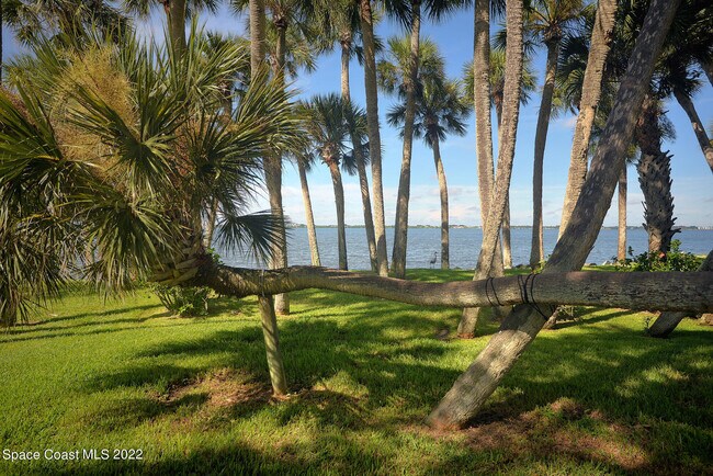 Building Photo - 412 La Costa St