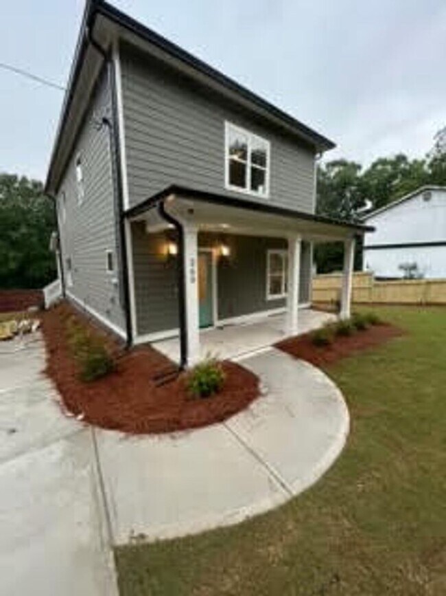 Building Photo - "Brand New Construction" 1 mile from Campus and Downtown