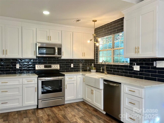 Building Photo - 12318 Delcorte Ln