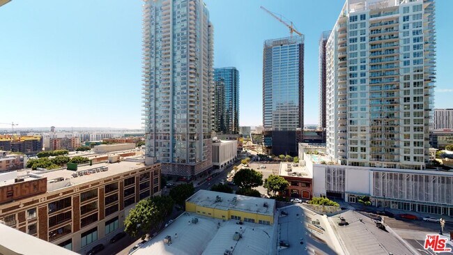 Building Photo - 1155 S Grand Ave