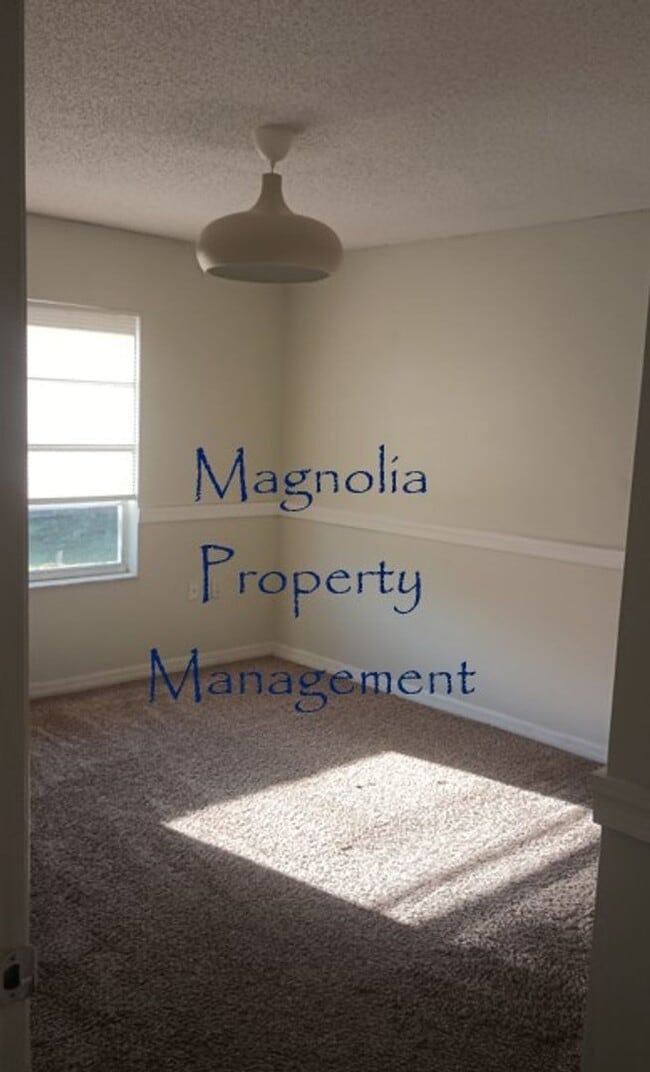 Building Photo - Dr. Phillips 4 Bedroom 2 Bathroom,