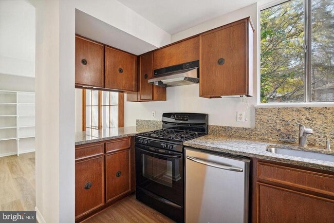Building Photo - 10855 Deborah Dr