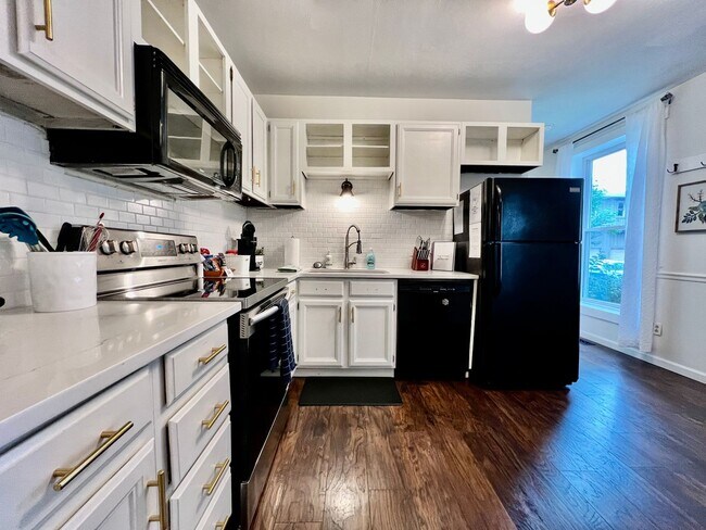 Building Photo - 1 Bd Hide away Historic Dayton, Oh Oregon District