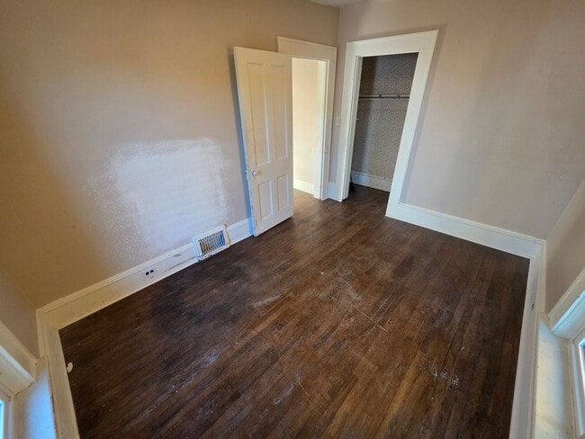 Building Photo - 523-525 Bay