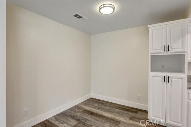 Building Photo - 404 E Glendale Dr