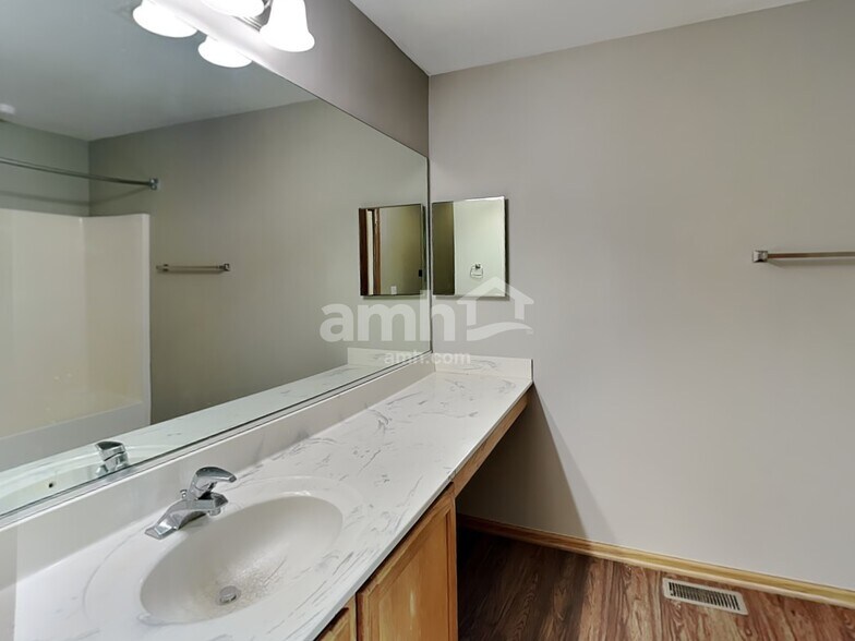 Building Photo - 5913 Arbor Gate Dr