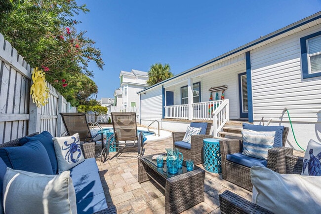 Building Photo - 4496 Luke Ave