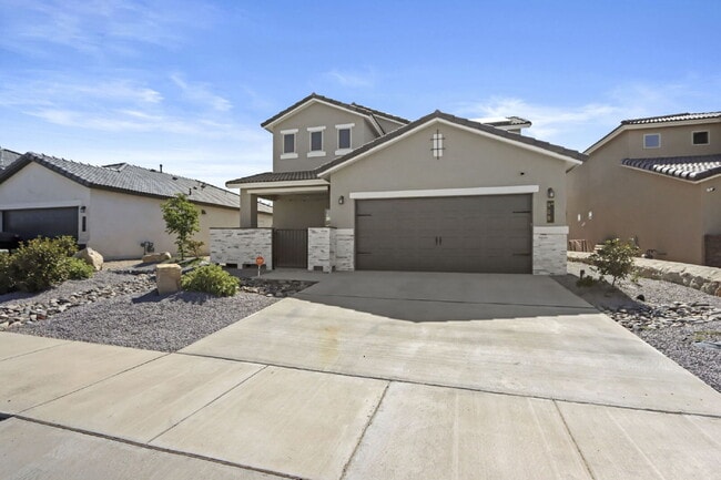Building Photo - 4-Bed, 3.5-Bath Home in 79928