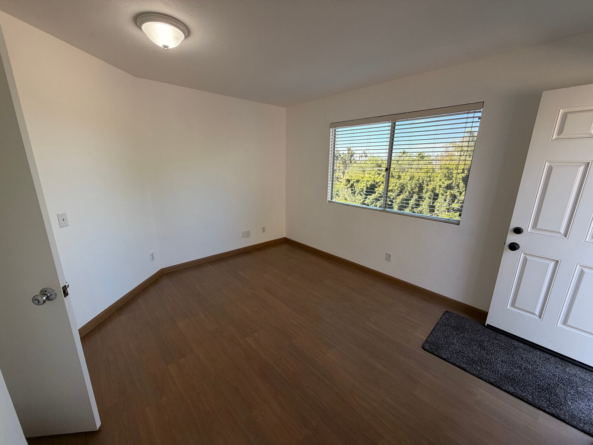 Building Photo - 1949 Monte Vista Dr