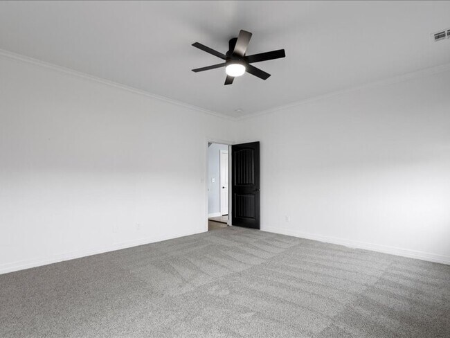 Building Photo - 2702 Waterford Ct