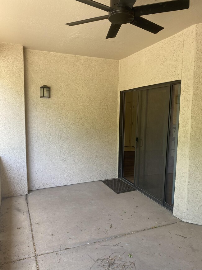 Building Photo - 2550 E River Rd