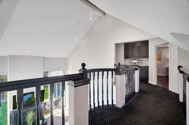 Building Photo - 3000 Sequit Dr