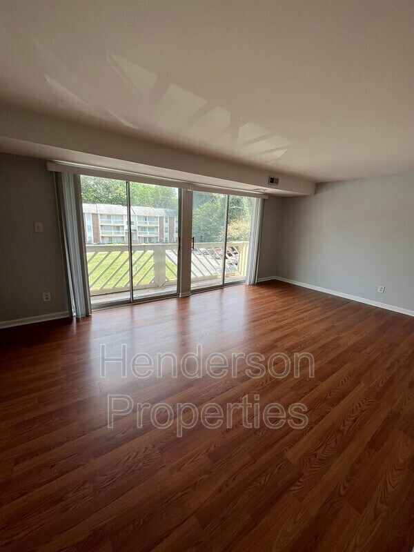 Building Photo - 9501 Shannon Green Dr