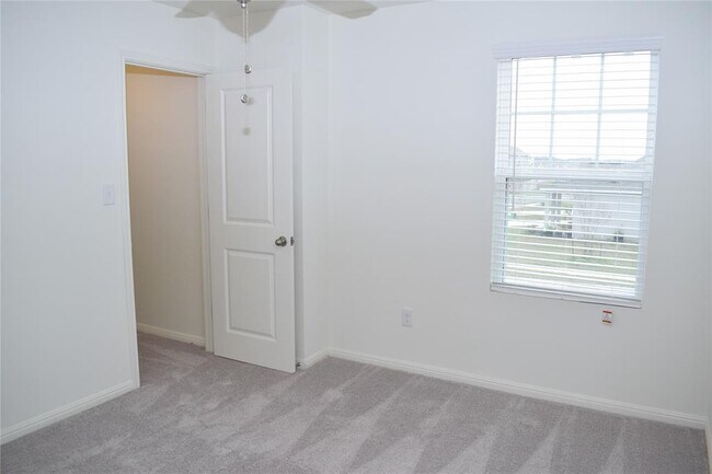 Building Photo - 431 Robins Nest Ln