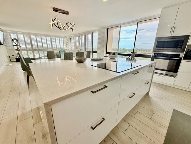 Building Photo - 3301 Bayshore Blvd