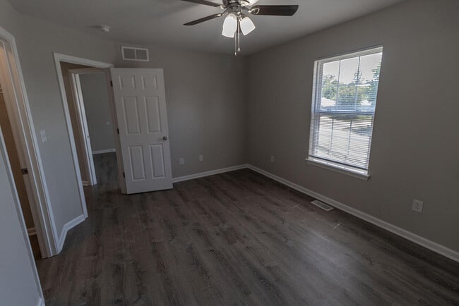 Building Photo - 1403 Bodie Dr