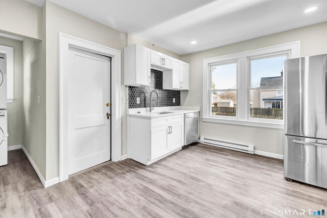 Building Photo - 126 Thomas St