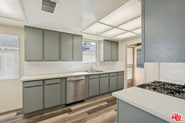 Building Photo - 4109 Beethoven St