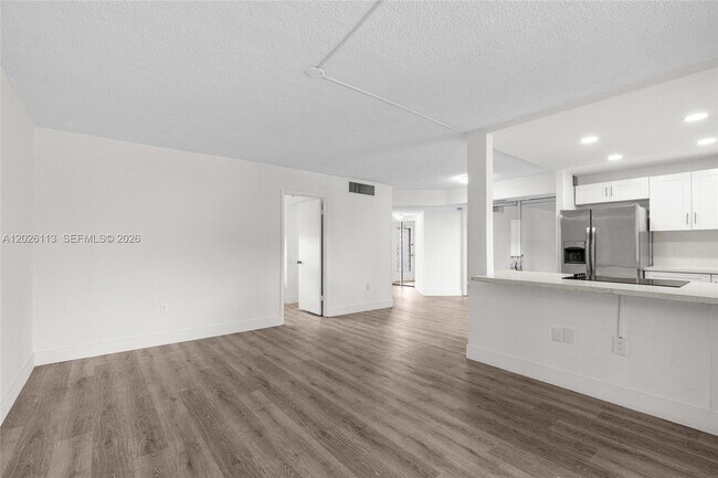 Building Photo - 9091 Lime Bay Blvd