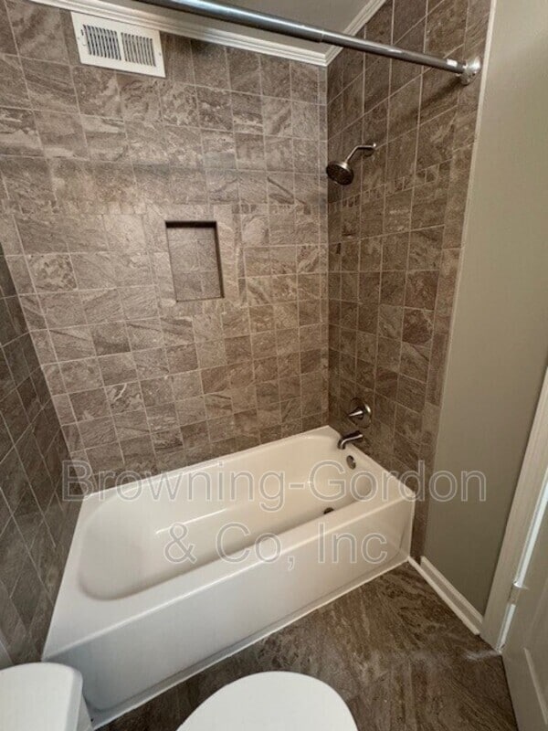 Building Photo - 215 Hillsboro Pl