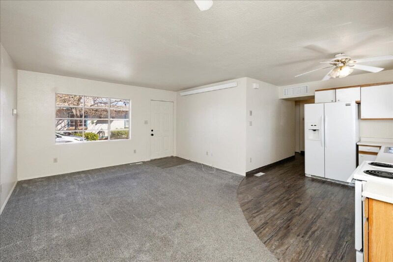 Building Photo - 8849 Len Ct