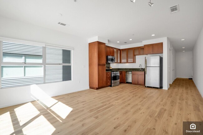 Building Photo - 6466 Hollis St