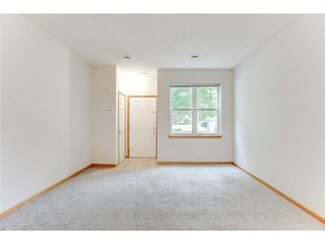 Building Photo - 5040 Holly Ln N