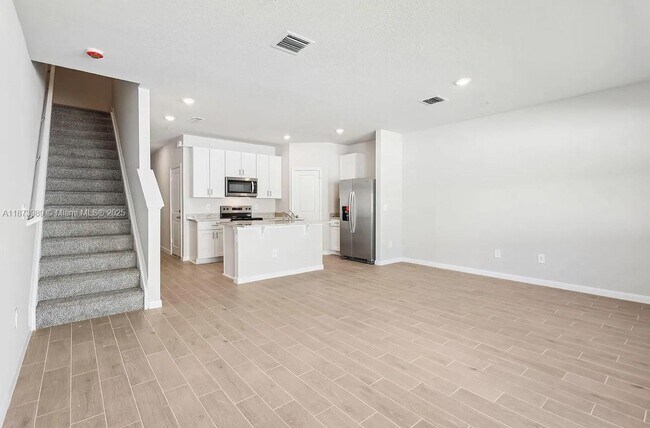 Building Photo - 478 Salisbury Cir
