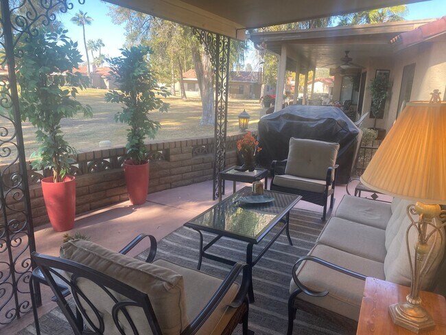 Building Photo - 45+ Active Adult Resort Community Updated Golf Course Property Available APRIL 2026 through Decem...