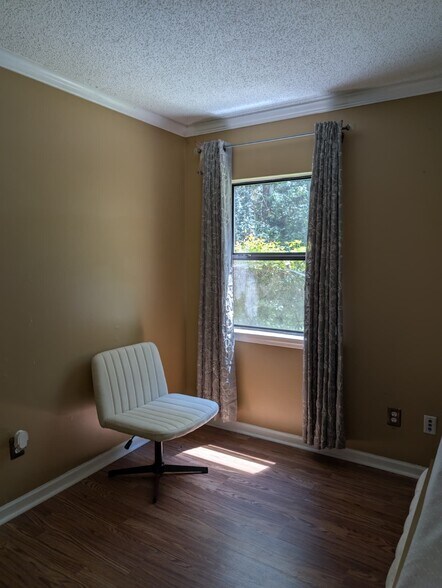 Building Photo - 501 Gables Dr