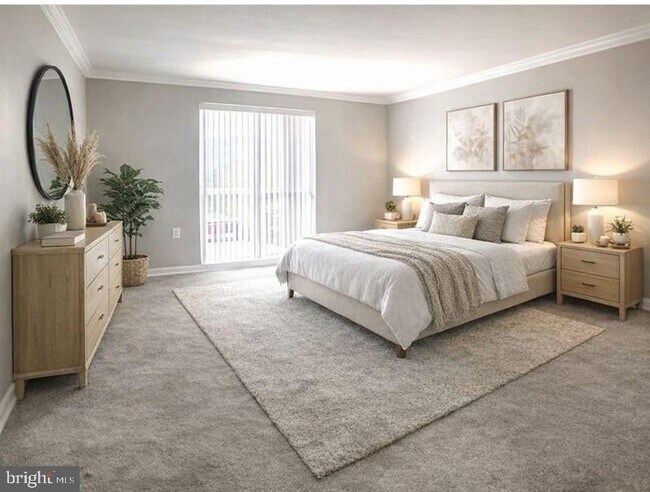 Building Photo - 5606 Bloomfield Dr