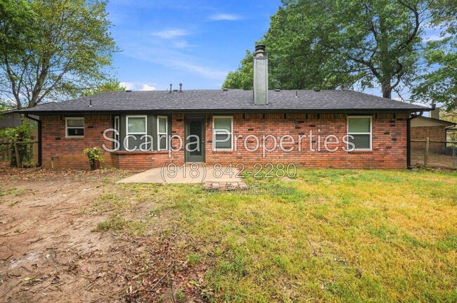 Building Photo - 1105 W Vicksburg Pl
