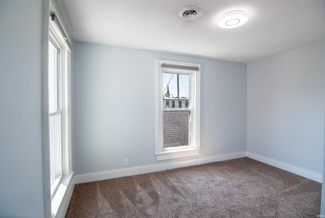 Building Photo - 612 Lavina St
