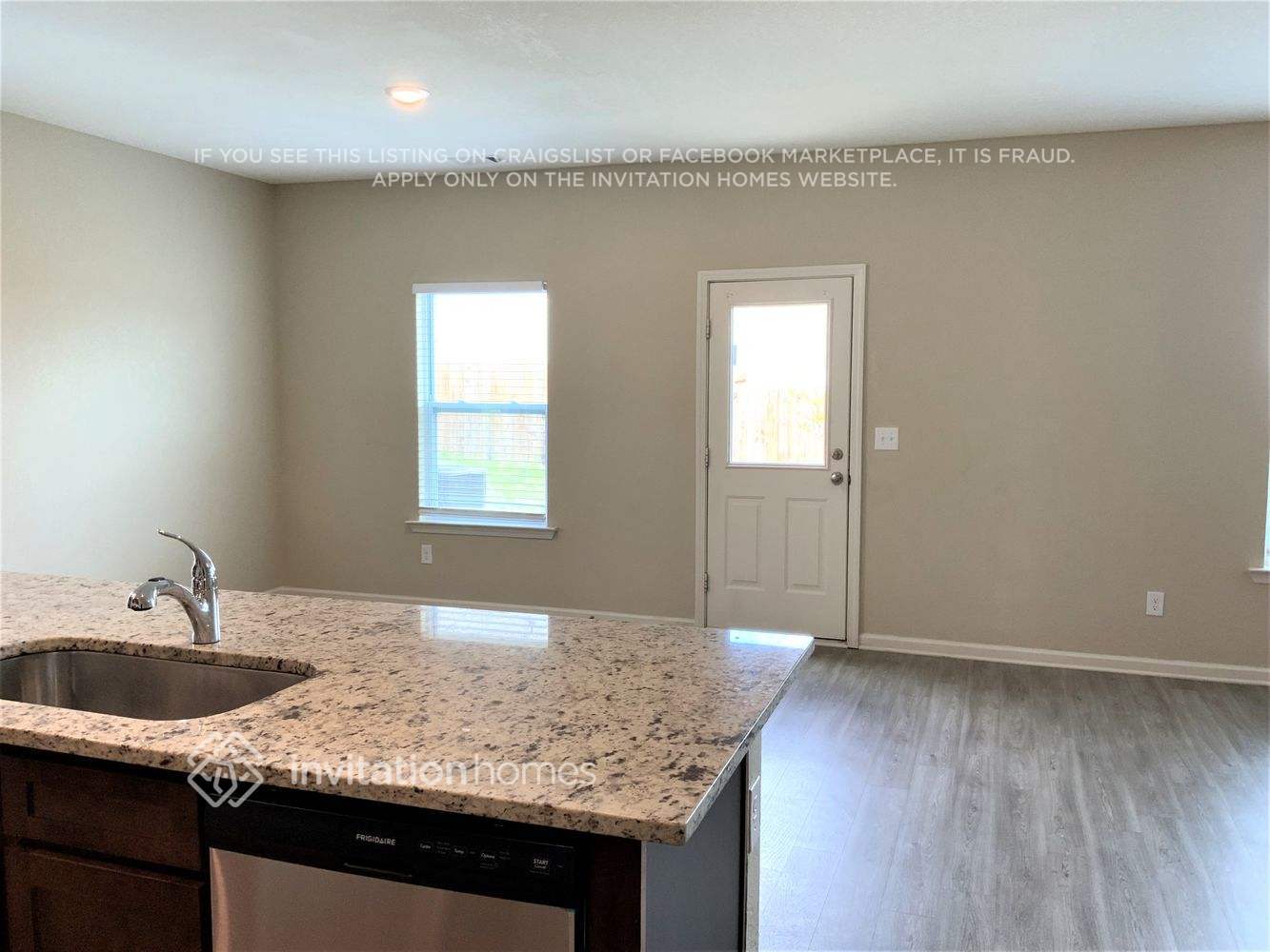 Building Photo - 439 Vermeer Ct