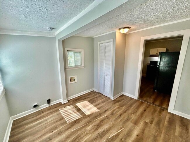 Building Photo - 29 Chappell Rd NW