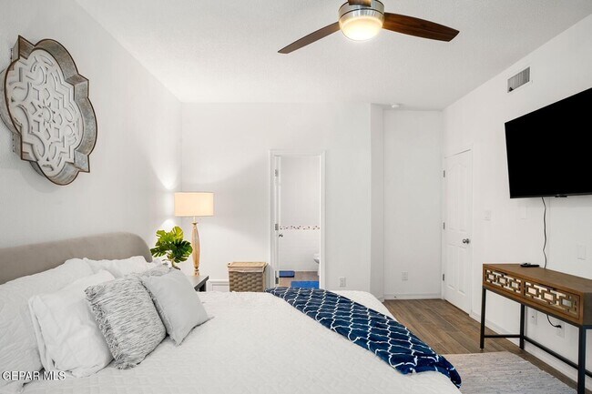 Building Photo - 7328 Corona Del Sol Dr